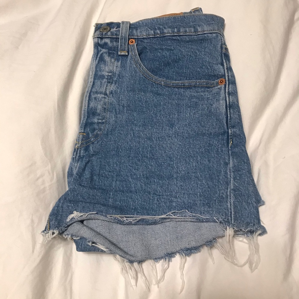Levi’s 501 jean shorts size 26